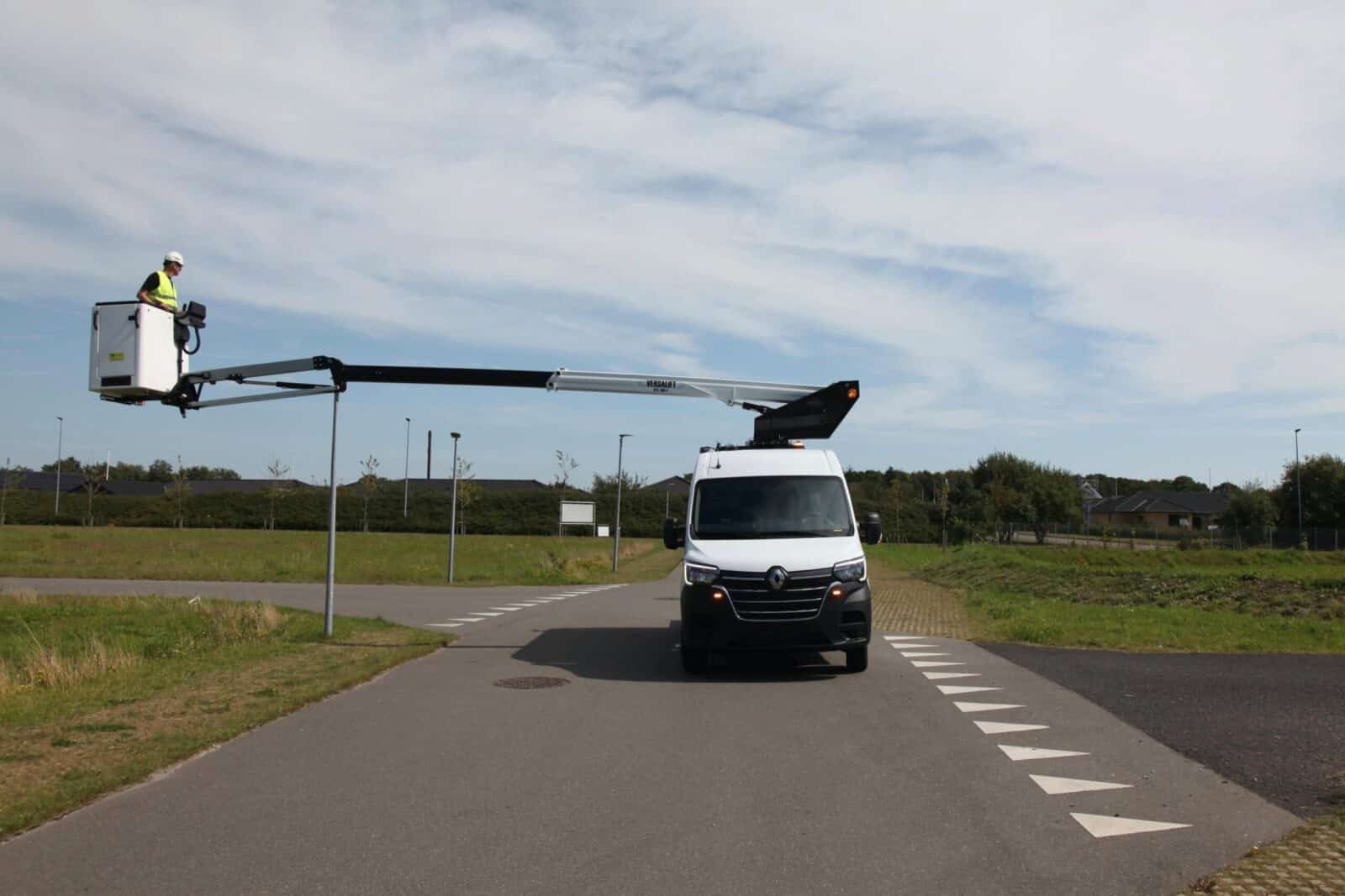 Hoogwerker op bestelwagen - Afbeelding 2